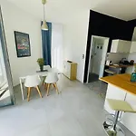 Lägenhet Marynarska 49 *