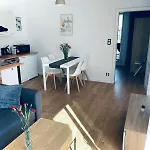 Marynarska 49 *